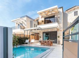 Domenica Diamond Villas - Heated Pool & 80m from the Beach