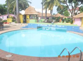 Easy Time Lodge, hotel in Kololi