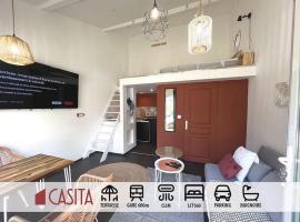 Casita: maison duplex +parking/terrasse/Netflix, ваканционна къща в Троа
