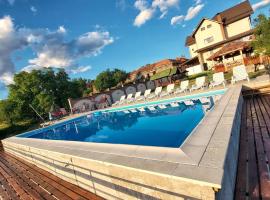 Conacul lui Bulică, hotel a Novaci-Străini