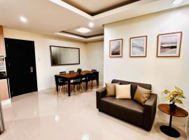 New Big Cozy 3 Bedroom House Blue, khách sạn ở Davao