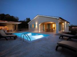 Villa Tilia, hotel em Kras