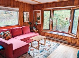 Salt Spring Island में, होटल Nettledown Farms Bed & Breakfast