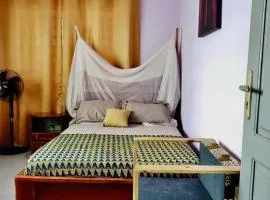 2 chambres dans un appartement avec vue sur la mer