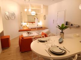 The Luxury White Suite, huoneisto kohteessa Charleroi