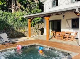 Austral House-chalet sud sauvage, בקתה בסן-ז'וזף