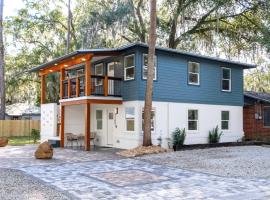 Serene Place - Walk to UF - Free Parking: Gainesville şehrinde bir tatil evi