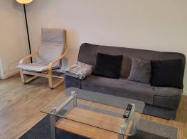 Schöne, gemütliche möblierte 2 Zi Wohnung in RGB, cheap hotel in Regensburg