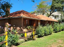 Chales Encanto Suíço, apartment in Monte Verde