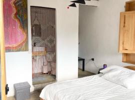 EB5 Escape-Contemporary Stay, San Marcos La Laguna #6, хотел в Сан Маркос Ла Лагуна