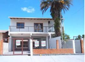 Casa ampla perto de Porto Alegre, hotell i Viamão