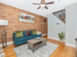 Cozy & Inviting Townhome, hotel in Frederick