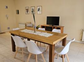 Azcuenaga Sur 2, Hotel in Guaymallen