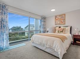 The Bays Bed & Breakfast, hotel u blizini znamenitosti 'Podvodni svijet Kelly Tarlton' u Aucklandu