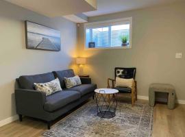 Private & Peaceful Retreat Close To Premium Outlet, apartament a Airdrie