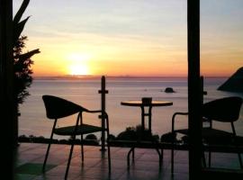 Hotel Sanset, hotell i Labuan Bajo