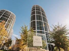 SKAU Sky Park Blue by Zaha Hadid 21 floor 2 tower Panoramic View Free Parking