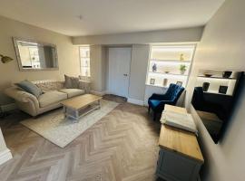 Brand New Riverside Apartment, pet-friendly hotel in Christchurch