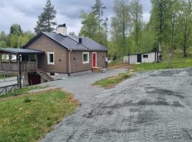 Fantastisk Stuga i Hälsingland, Los!, hotel sa Los