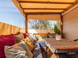 Camping siblu vue sur Canigou, hotel v destinaci Canet-en-Roussillon