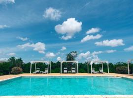 Tenuta Afra, hotel v mestu Squinzano