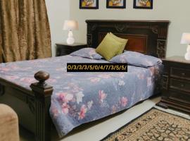 2 bedroom Independent house Valencia town Lahore, hotel v destinácii Láhaur