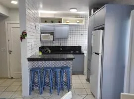 APTO 50M PRAIA- 4 PESSOAS, WIFI, SACADA, CHURRASQUEIRA, GARAGEM PARA VEICULOS PEQUENOS - Residencial Roveda