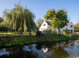 Peaceful Riverside Five Bed Cottage in Somerset, loma-asunto kohteessa Langport