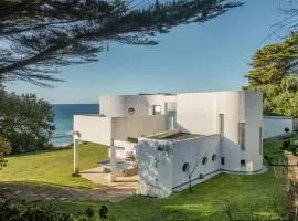 Little Cottage and Love Shack