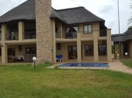 Zebula Golf Estate and Spa - Owl's Haven Pax 10 - Moi Signature Luxury villa