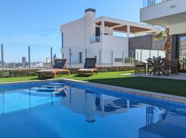 PANORAMIC pool & mountains house, hotel cu piscine din Finestrat