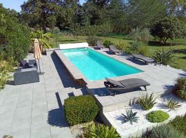 La maison poulet, hotel in Soustons