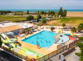 Camping Les Peupliers, hotel v destinácii La Flotte