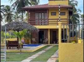 Casa amarela flecheiras, hotel in Trairi