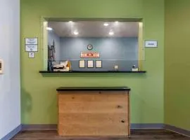 WoodSpring Suites Fayetteville I-49