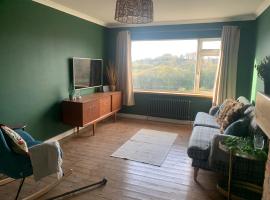 Tenby house for 6 with 2 parking spaces, rumah percutian di Pembrokeshire