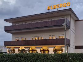 Albergo Ristorante Belvedere, cheap hotel in Thiene