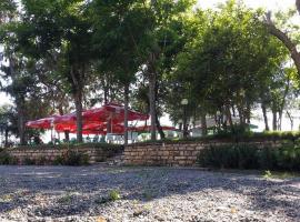 Hotel Pelikan, ξενοδοχείο σε Divjakë