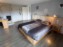 CHAMBRE D'HOTE, Bed & Breakfast in Granges-sur-Vologne