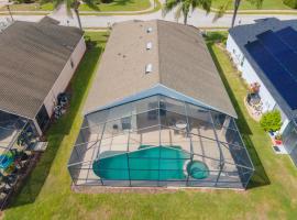 family home with private pool Disney Area & game room, hotel in Davenport