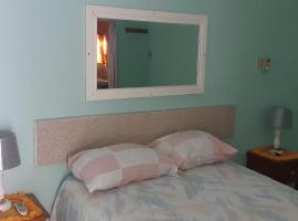 Cliff Apartment, hotel near Norman Manley International Airport - KIN, Kingston