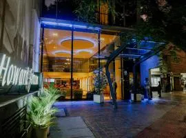 Howard Johnson La Cañada Hotel & Suites