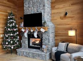 Amazing Vacation Home on the 56 MM, Dock, Water Toys, Fire Pit, 5 bedrooms/5 baths, hotel v destinaci Laurie