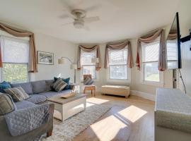 New Bedford Apartment about 4 Mi to Fort Phoenix Beach, apartamento en New Bedford