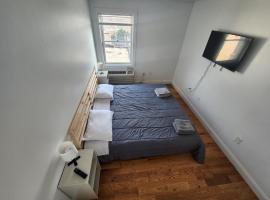 Spacious 1BR Apt Mins to NYC, self catering accommodation in Union City