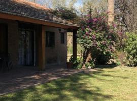 CASA YAYA, sted med privat overnatting i Villa Allende
