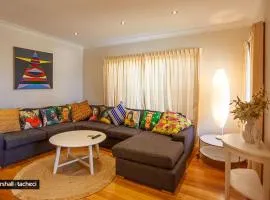 Salt water villa Bermagui Four bedroom central location with Wifi