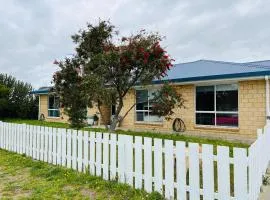 Lo Quay - Pet Friendly Outside