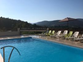 Camping du Château, hotel v destinaci Granges-sur-Vologne