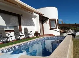 CASA con PISCINA PARA 6 PERSONAS